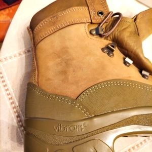 Belleville MCB 950 tan size 9 NEW